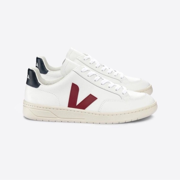 Veja V-12 Leather (M 8) - Picture 1 of 10